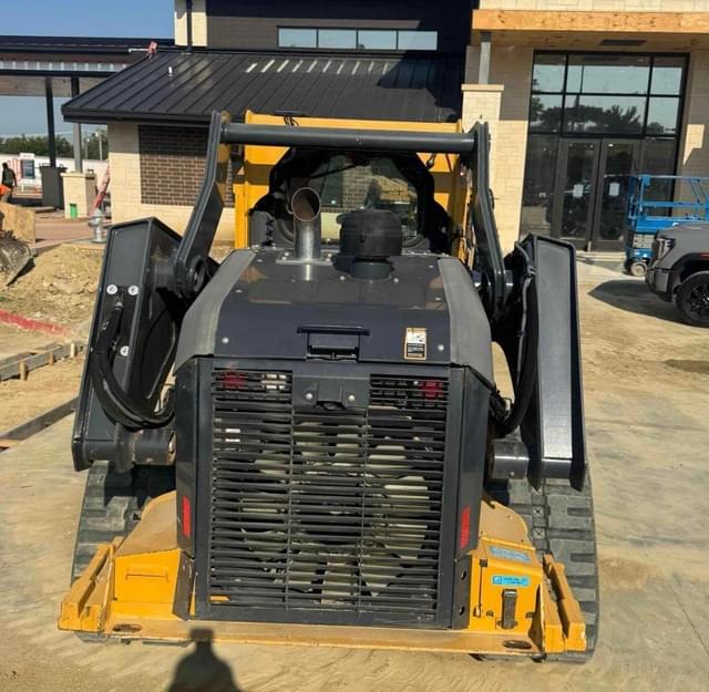 Image of John Deere 331G equipment image 4