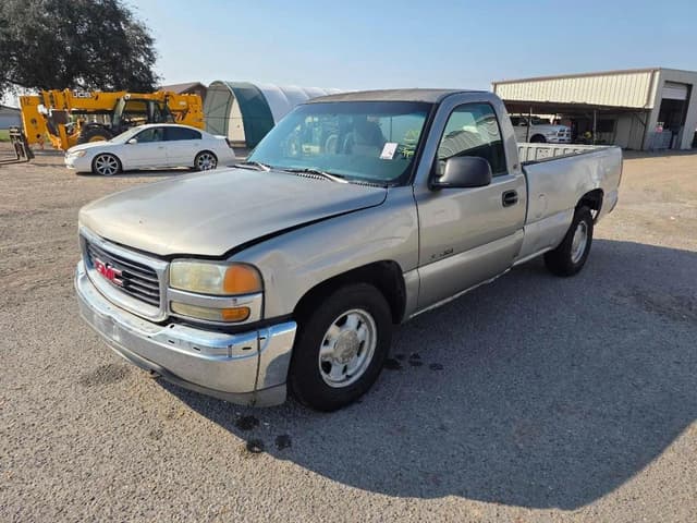 Image of GMC Sierra equipment image 1