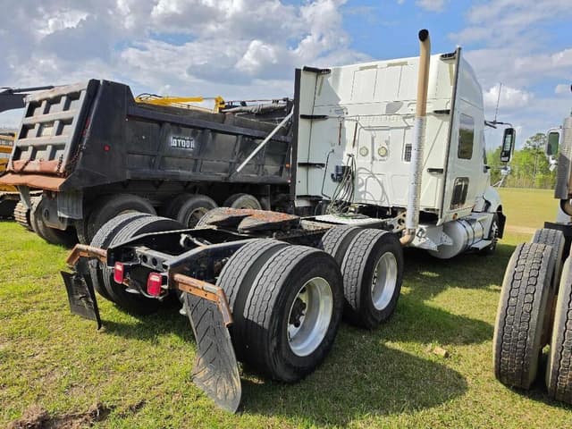 Image of International ProStar 122 equipment image 3