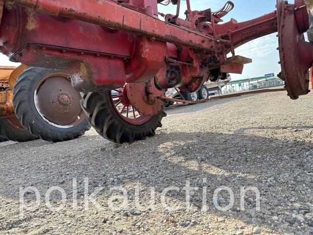 Image of Farmall F-20 equipment image 4