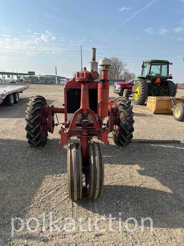 Image of Farmall F-20 equipment image 1