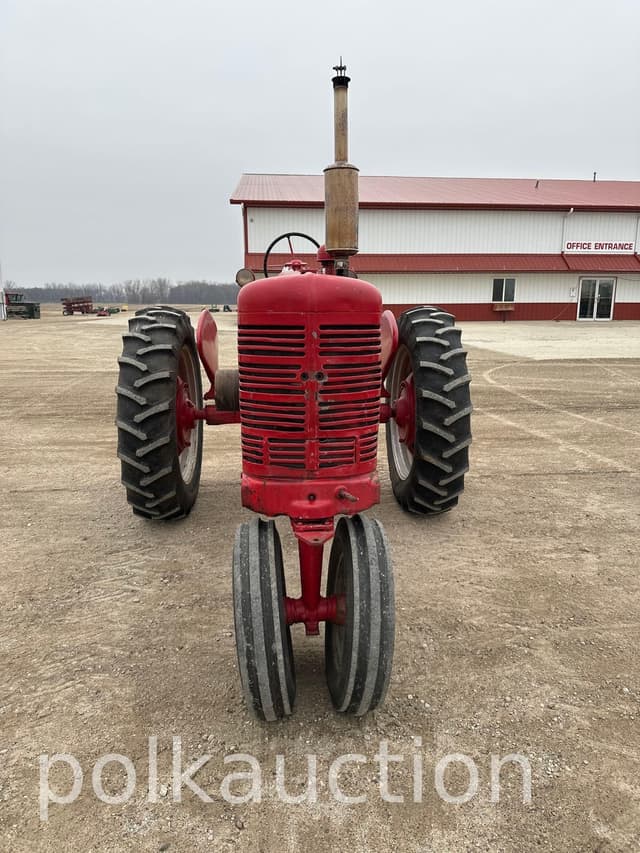 Image of Farmall M equipment image 1