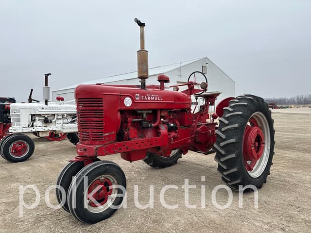 Image of Farmall M equipment image 2