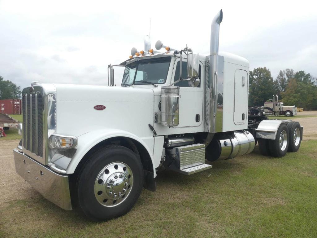2019 Peterbilt 389 Equipment Image0