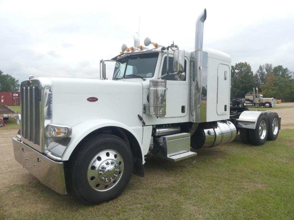 Image of Peterbilt 389 Primary image