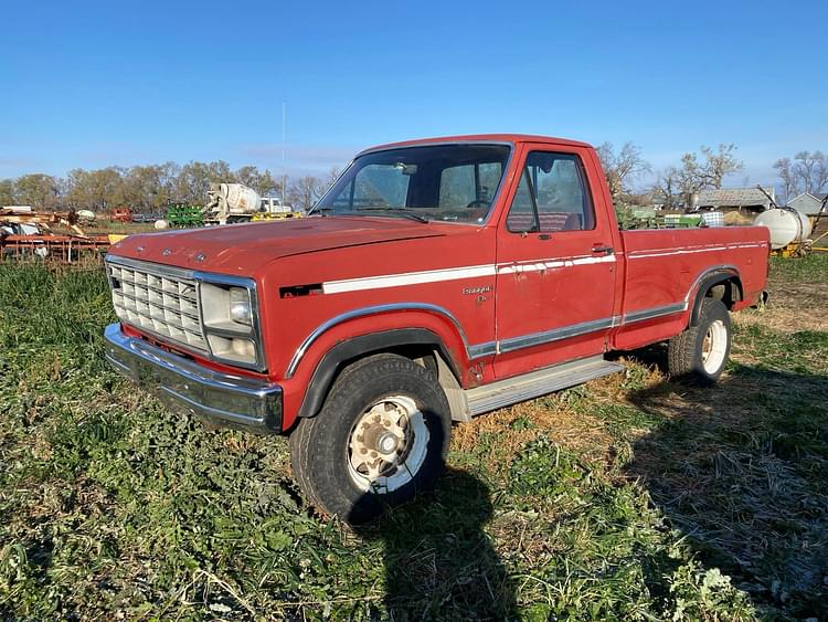 1980 Ford F-350 Equipment Image0