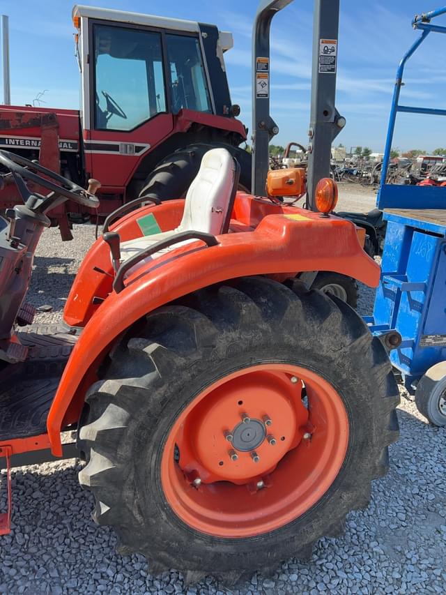 Image of Kioti DK35 equipment image 3