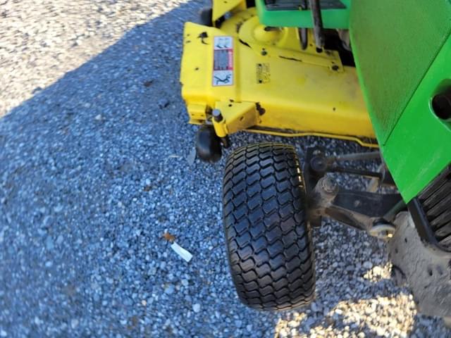 Image of John Deere 425 equipment image 3