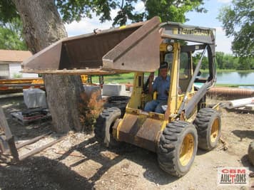 Main image New Holland L555