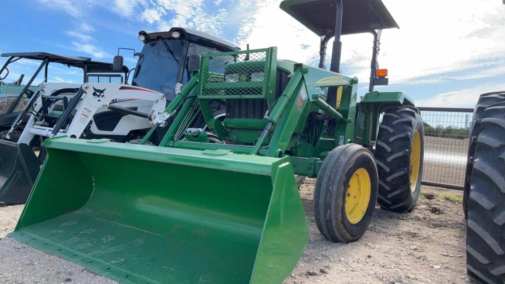 John Deere 5055D Equipment Image0