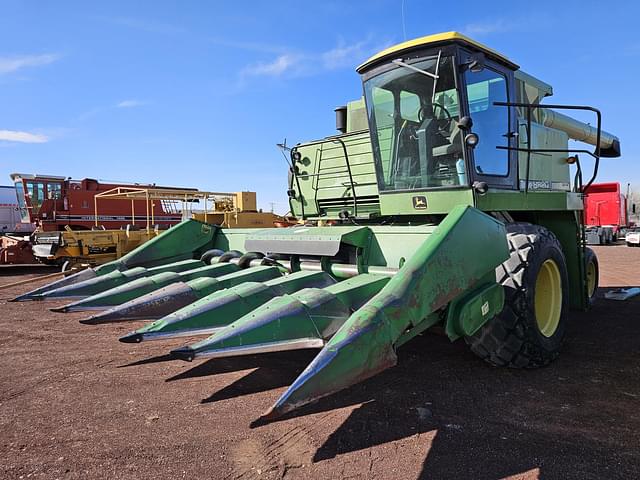 Image of John Deere 8820 equipment image 3