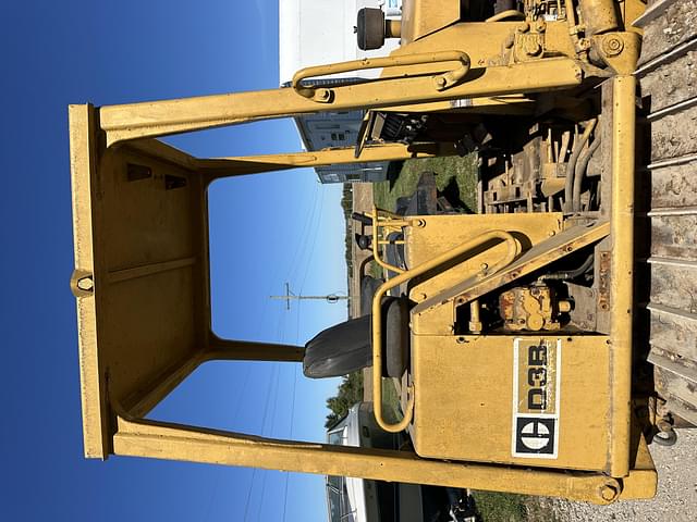 Image of Caterpillar D3B equipment image 2