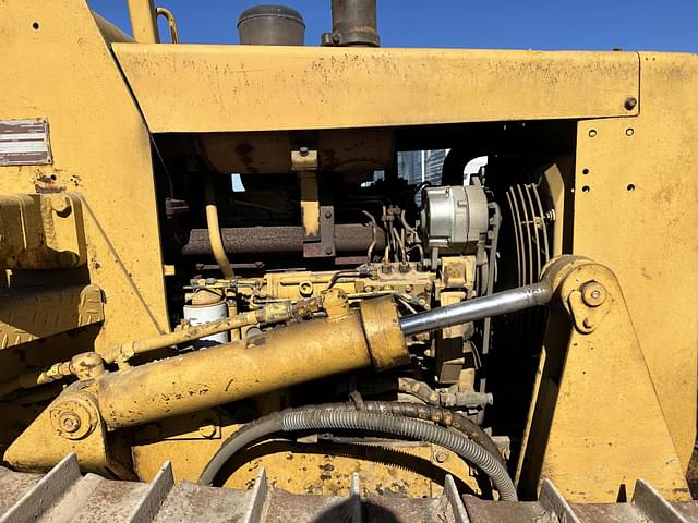 Image of Caterpillar D3B equipment image 3