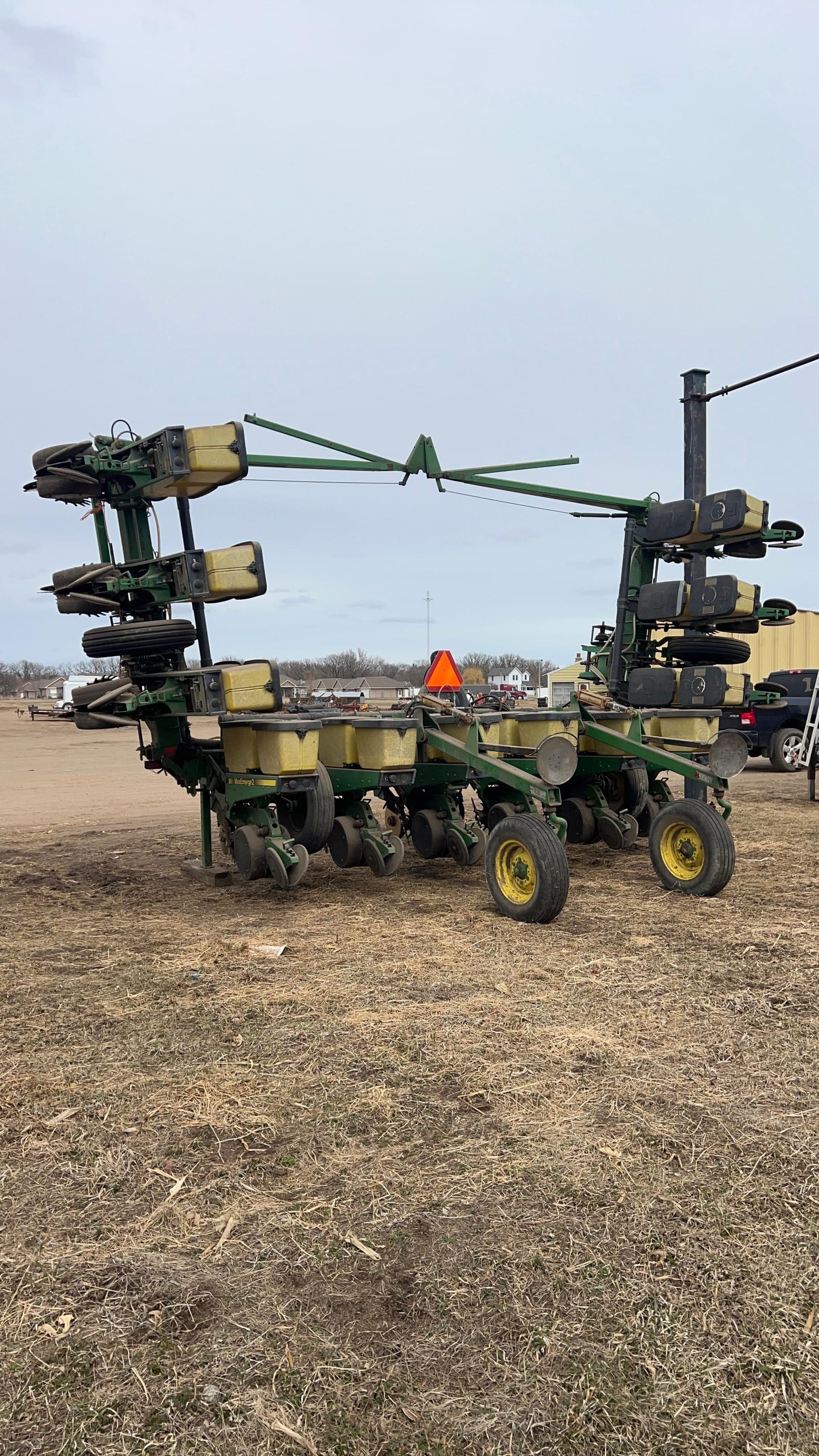 John Deere 7300 Equipment Image0