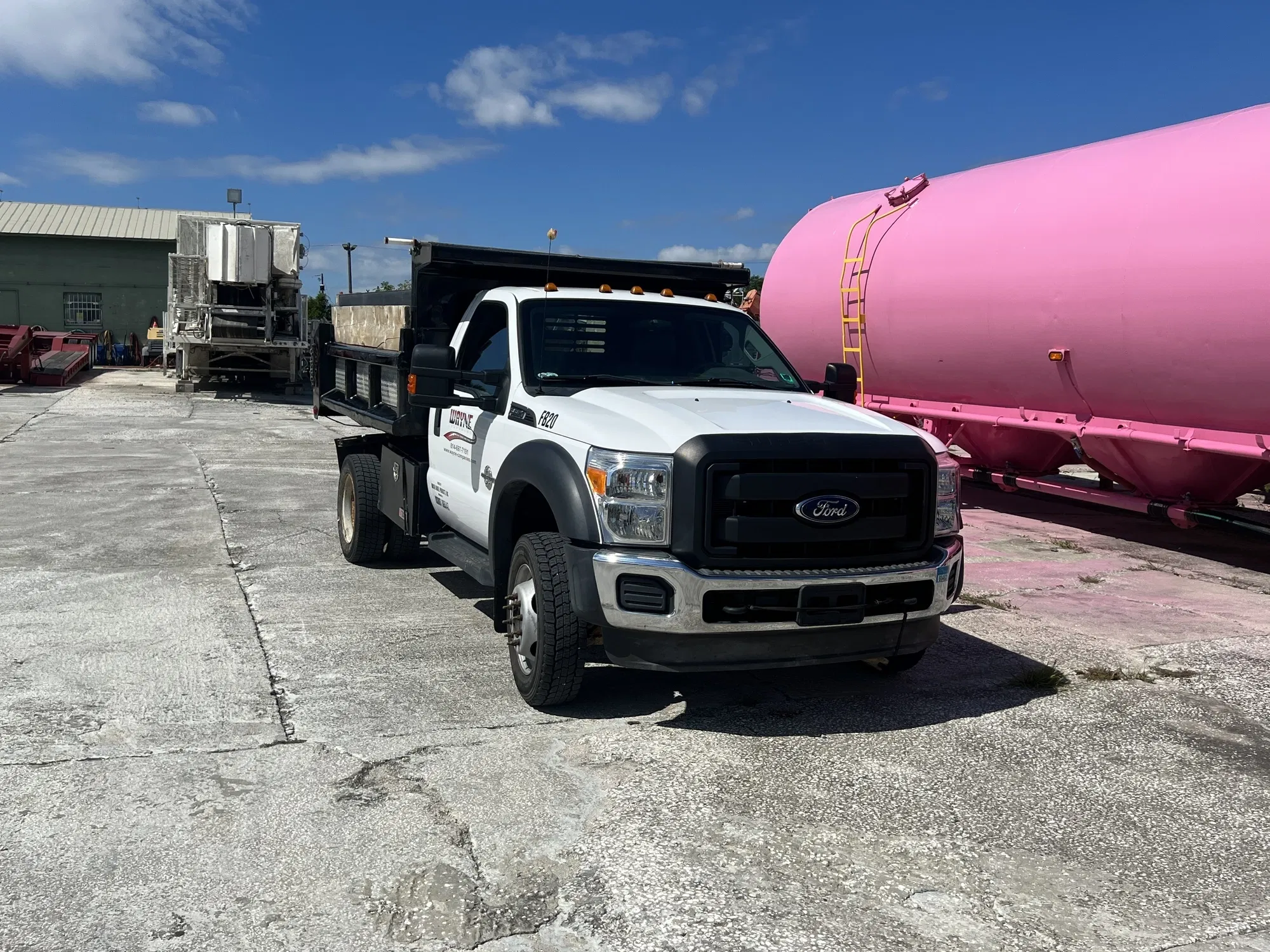 2015 Ford F-550 Equipment Image0