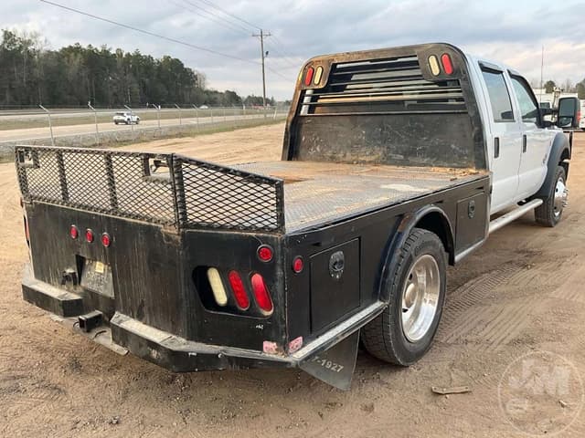 Image of Ford F-550 equipment image 4