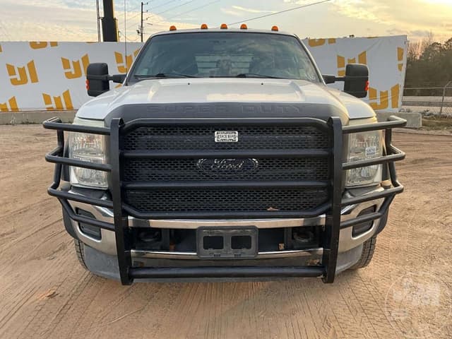 Image of Ford F-550 equipment image 1