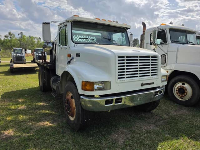 Image of International 4900 equipment image 3