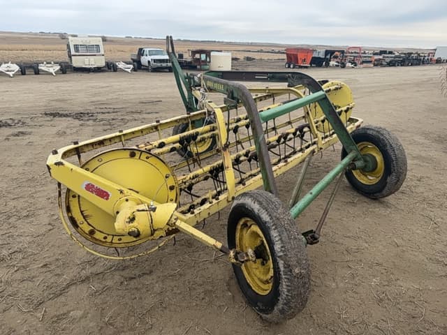 Image of John Deere 670 equipment image 2