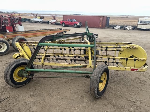 Image of John Deere 670 equipment image 3