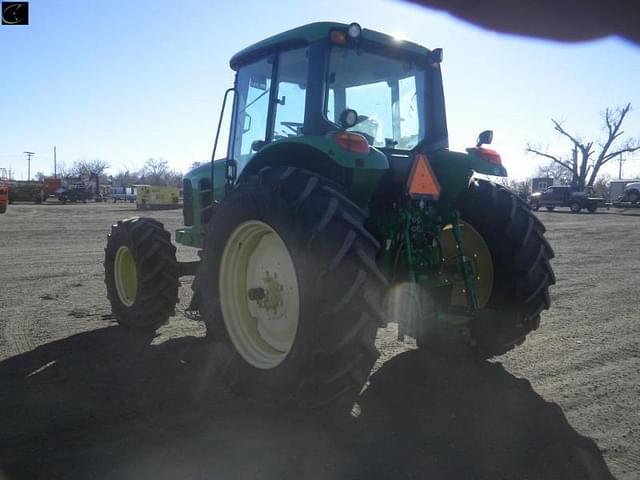 Image of John Deere 7130 equipment image 4