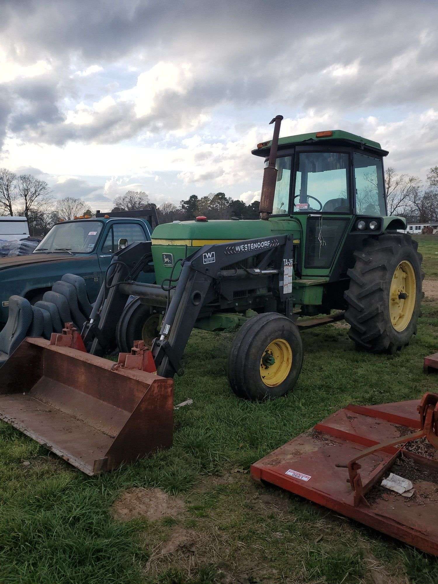 John Deere 2940 Equipment Image0