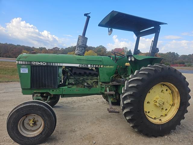 Image of John Deere 2940 equipment image 2