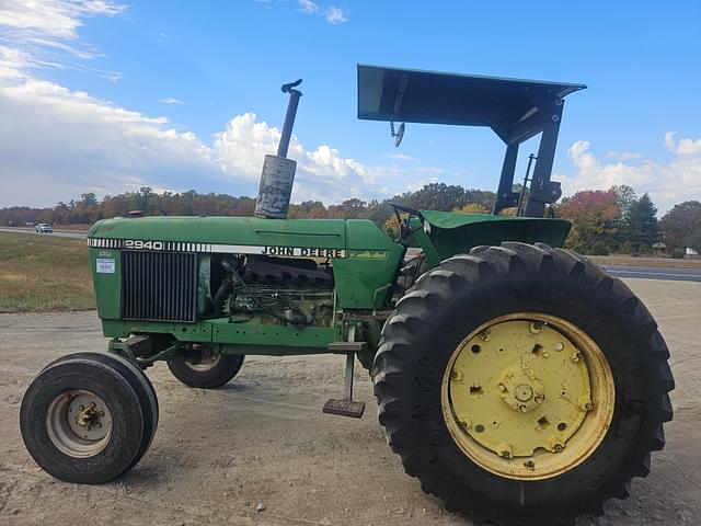 Image of John Deere 2940 equipment image 3