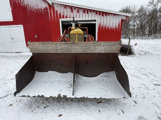 Image of Minneapolis-Moline UB equipment image 2