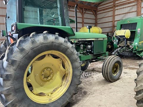 Image of John Deere 2950 Image 0