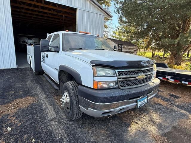 Image of Chevrolet 3500 equipment image 3