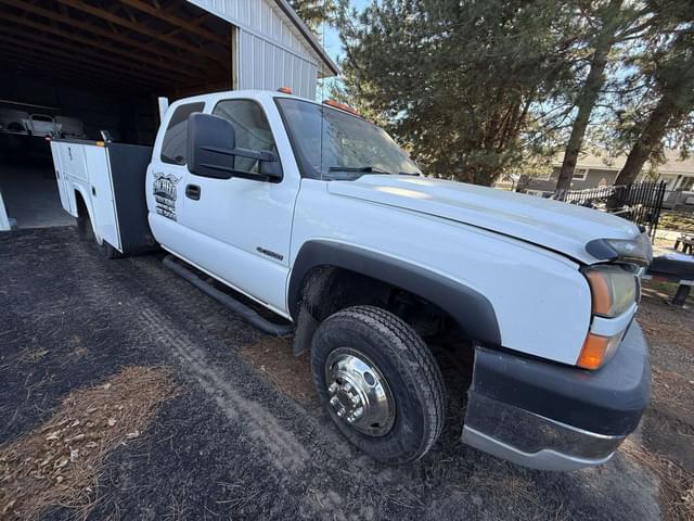 Image of Chevrolet 3500 equipment image 4