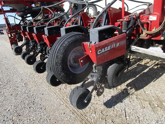 Image of Case IH 1250 equipment image 2