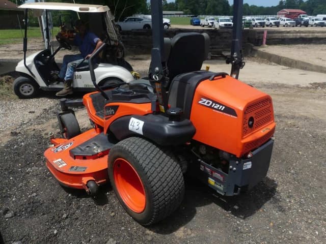 Image of Kubota ZD1211L equipment image 3
