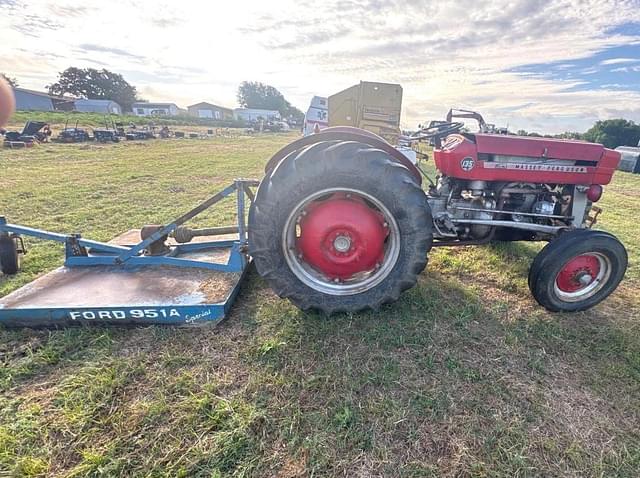 Image of Massey Ferguson 135 equipment image 3