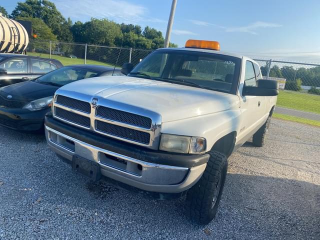 Image of Dodge Ram 2500 equipment image 2