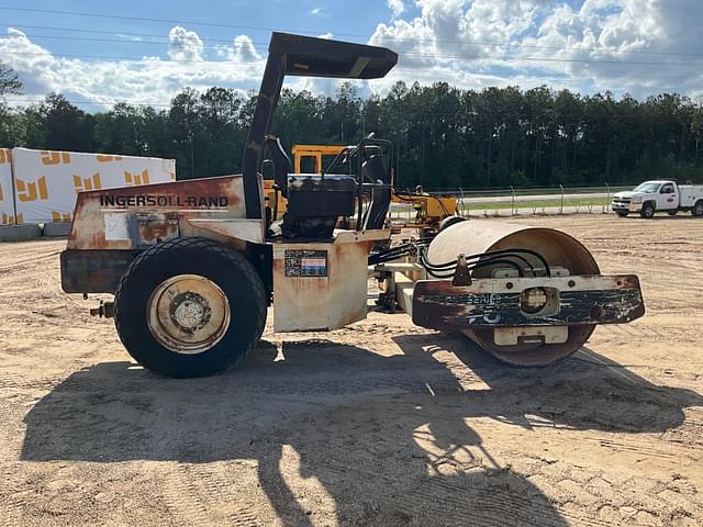 Image of Ingersoll Rand SD70D equipment image 3