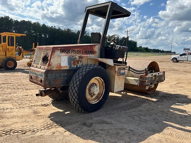 Image of Ingersoll Rand SD70D equipment image 4