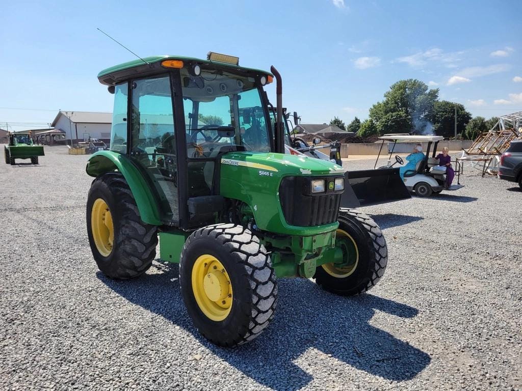 2014 John Deere 5065E Equipment Image0