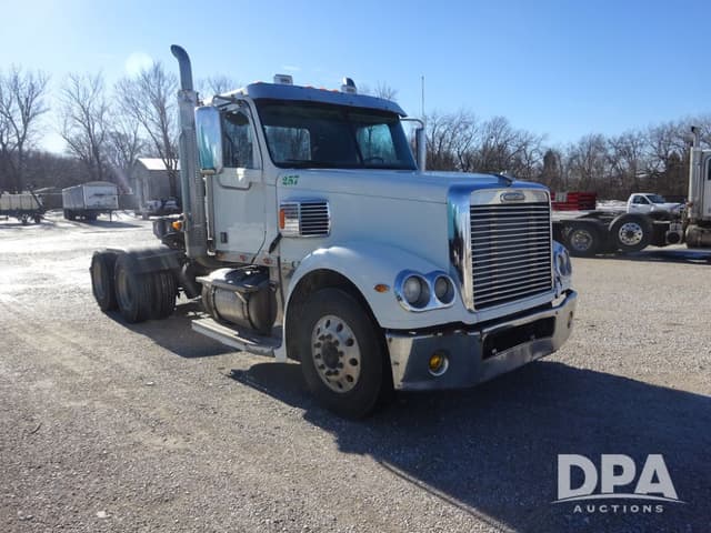 Image of Freightliner Coronado equipment image 2