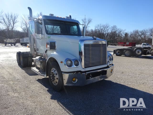 Image of Freightliner Coronado equipment image 3