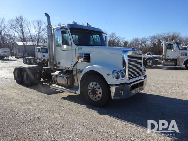 Image of Freightliner Coronado equipment image 1