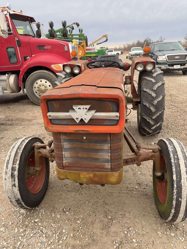 Image of Massey Ferguson 135 equipment image 4