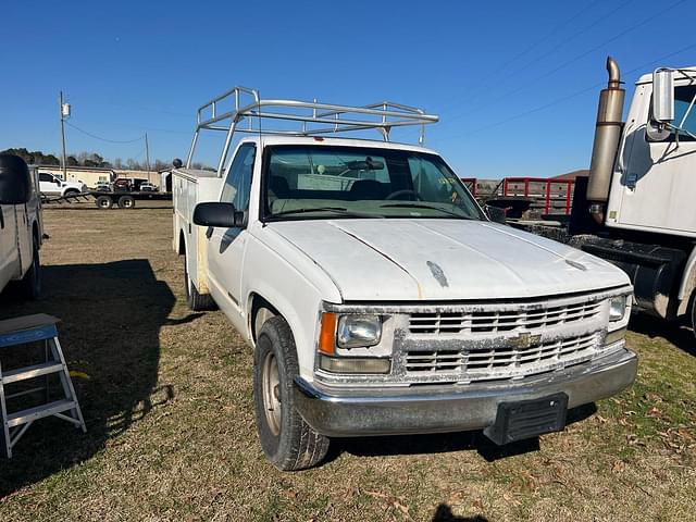 Image of Chevrolet 2500 equipment image 2