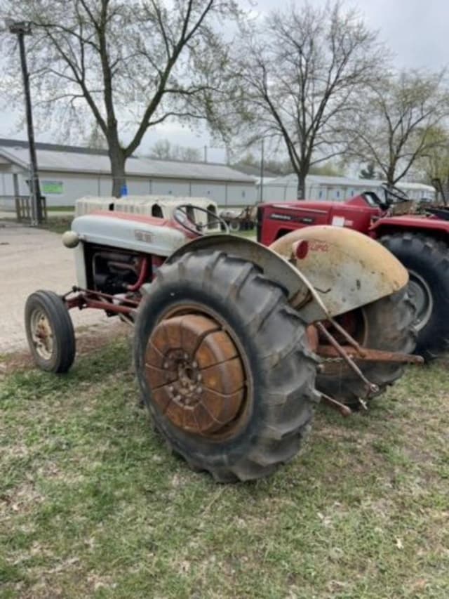 Image of Ford 800 equipment image 3