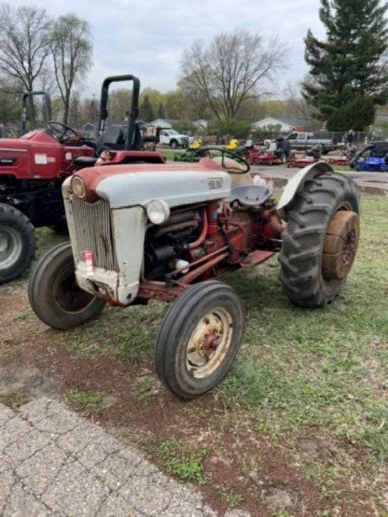 Ford 800 Equipment Image0