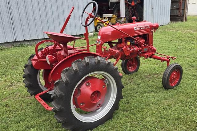 Image of Farmall Cub equipment image 2