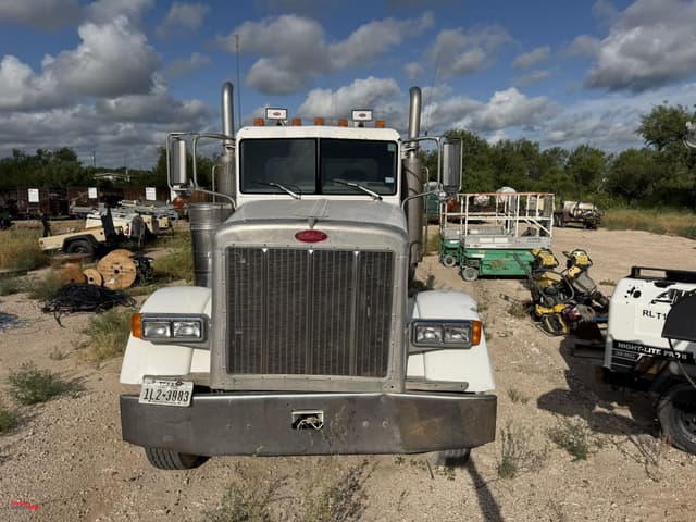 Image of Peterbilt 379 equipment image 1