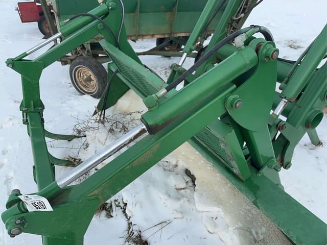 Image of John Deere 840 equipment image 3