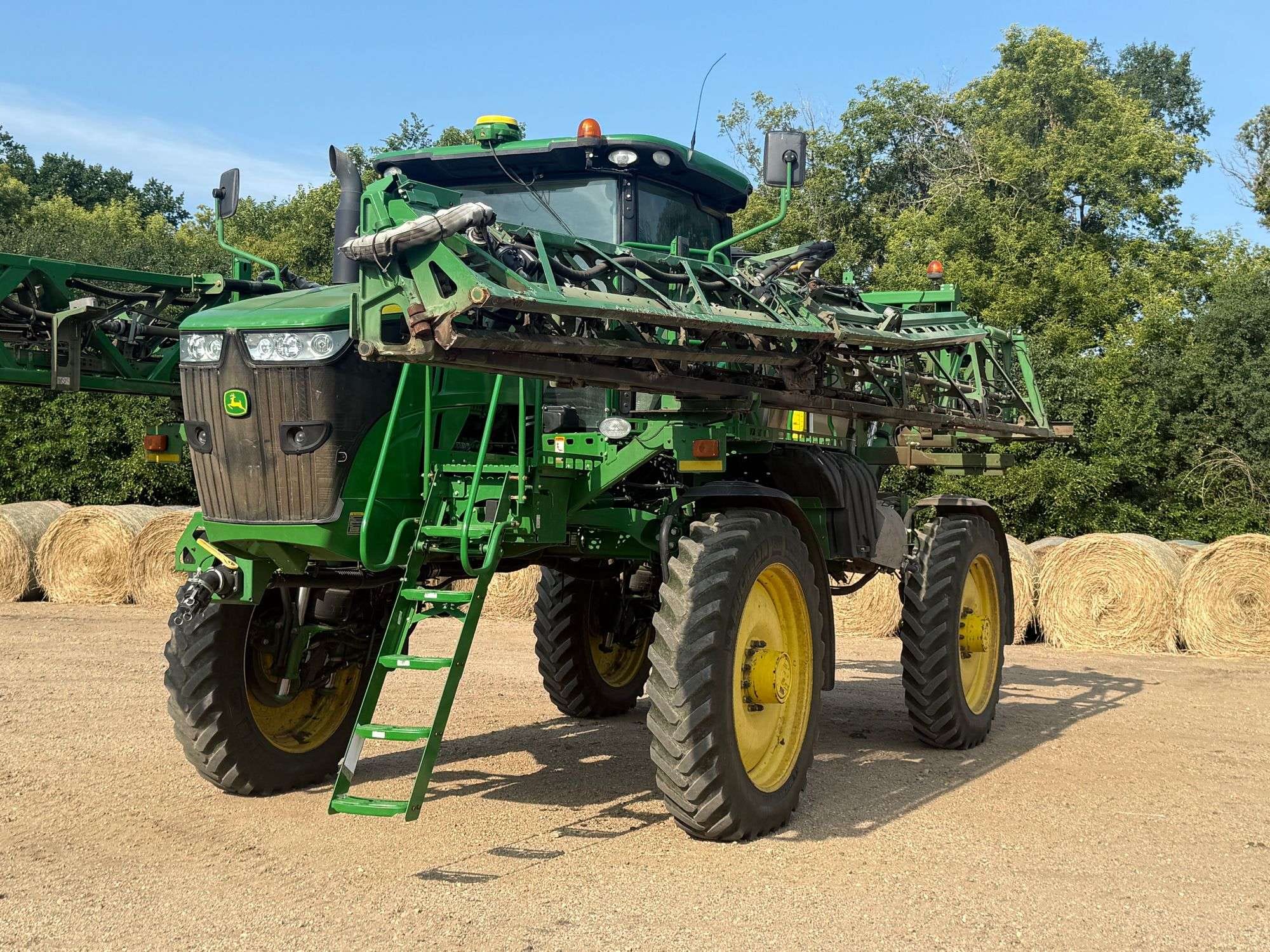 2014 John Deere R4038 Equipment Image0